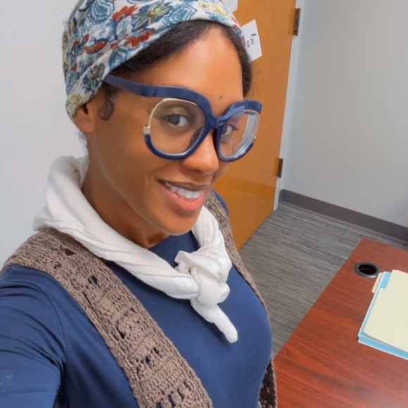 Meet your Posher, Torria - Picture 1 of 1